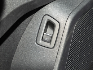 2021380TSI (q)R-Lineؾ п؅^(q)