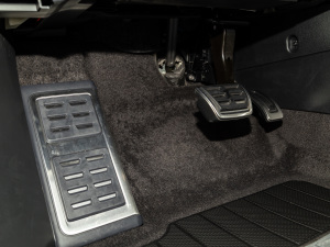 2021380TSI (q)R-Lineؾ п؅^(q)