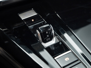 2021380TSI (q)R-Lineؾ п؅^(q)