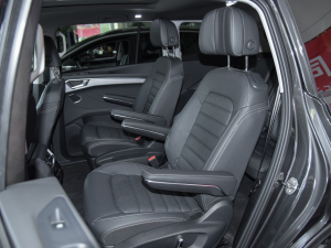 2021款330TSI 两驱豪华佳境版 后排座椅