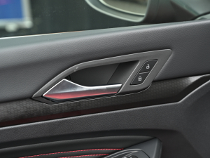 2021380TSI DSG GTI п؅^