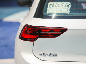 2021380TSI DSG GTI ^