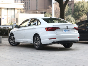 2022款280TSI DSG飞越版 左后45度