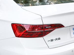 2022款280TSI DSG飞越版 尾灯