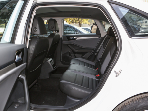 2022款280TSI DSG飞越版 后排空间