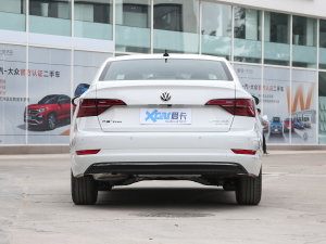 2022款200TSI 手动飞越版 正后	
