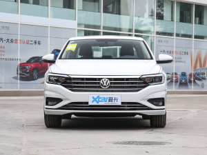 2022款200TSI 手动飞越版 正前