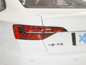 2022款280TSI DSG超越版 尾灯