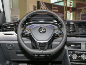 2022款280TSI DSG超越版 方向盘