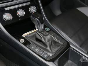 2022款280TSI DSG超越版 换挡杆