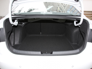 2022款200TSI DSG超越版 行李厢空间
