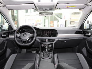 2022款200TSI DSG超越版 内饰全景