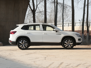 2022330TSI (q)A(lin)Plus (c)ң