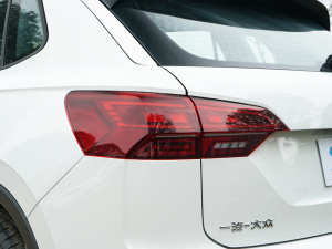 2022380TSI R-Line β