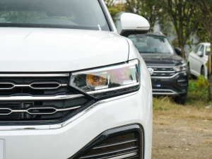 2022380TSI (q)R-Line(lin) (x)(ji)^