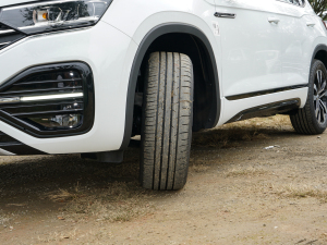 2022380TSI (q)R-Line(lin) (x)(ji)^