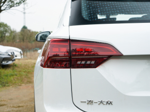 2022380TSI (q)R-Line(lin) (x)(ji)^