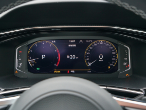 2022380TSI (q)R-Line(lin) x