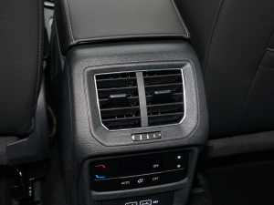 2022380TSI R-Line п؅^