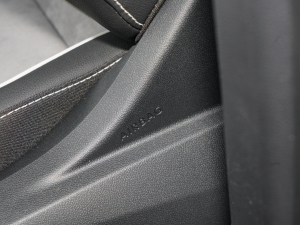 2022380TSI R-Line п؅^