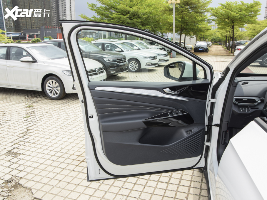 2022I(lng)D.4 CROZZ Lm(x)PURE+