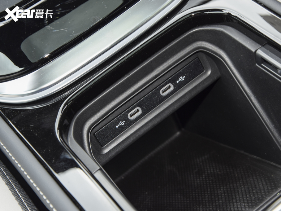 2022I(lng)D.4 CROZZ Lm(x)PURE+