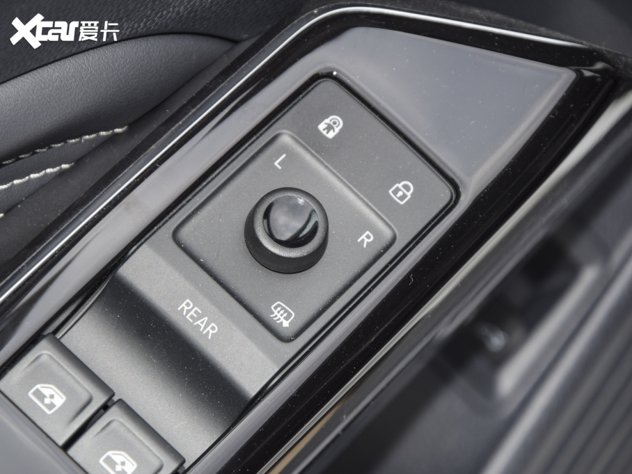 2022I(lng)D.4 CROZZ Lm(x)PURE+