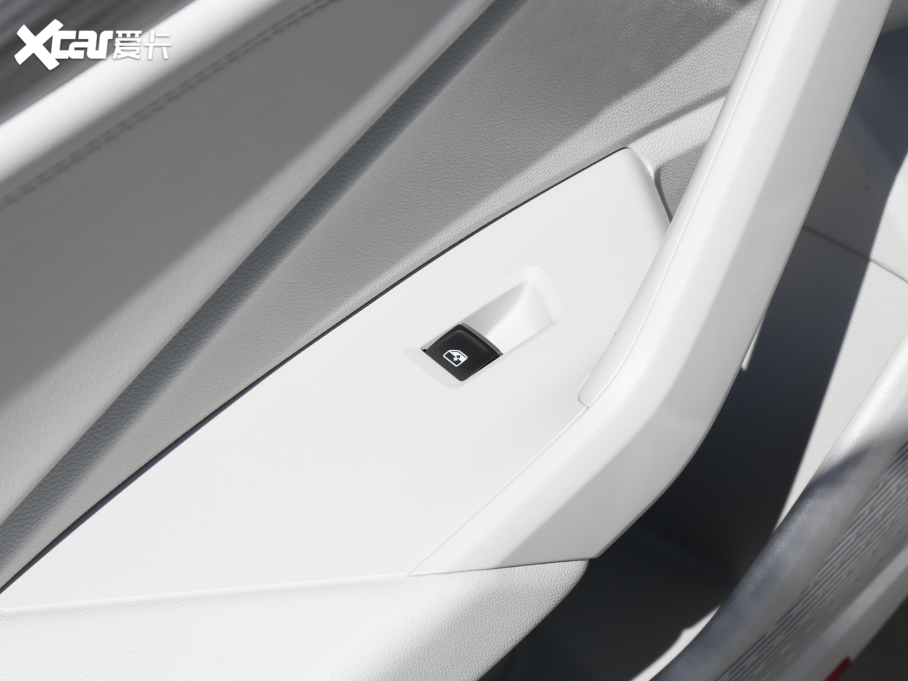 2023v 280TSI DSGԽPlus