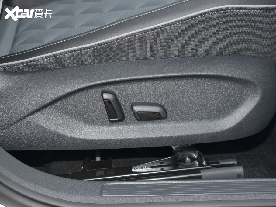 2023�����v 300TSI DSG׿Խ��