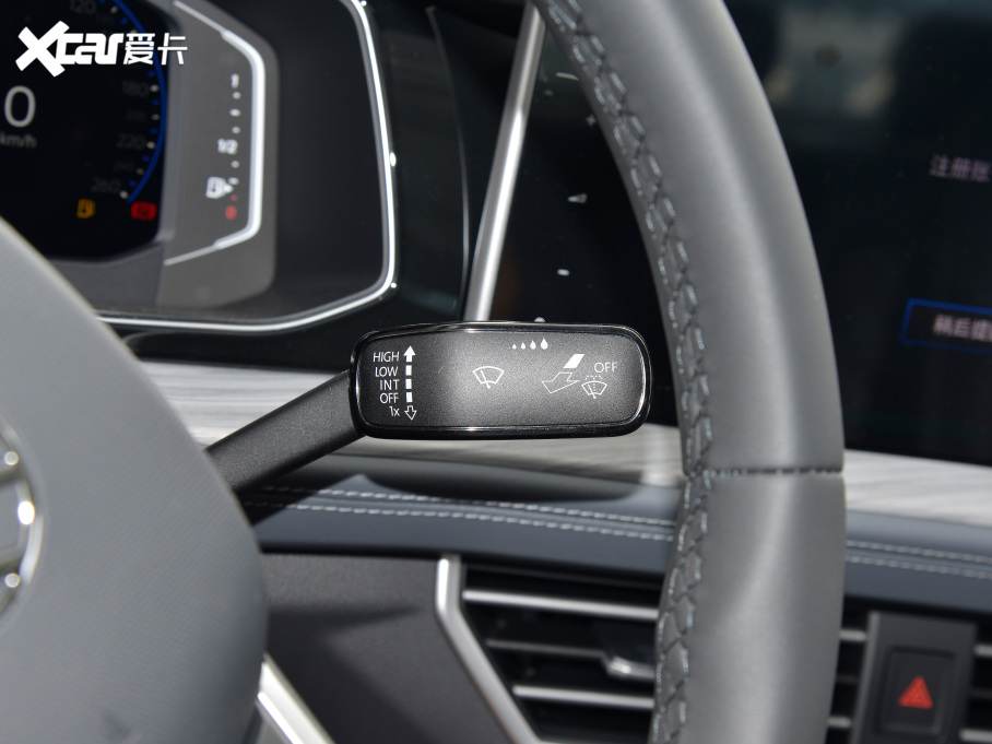 2023v 300TSI DSG׿Խ