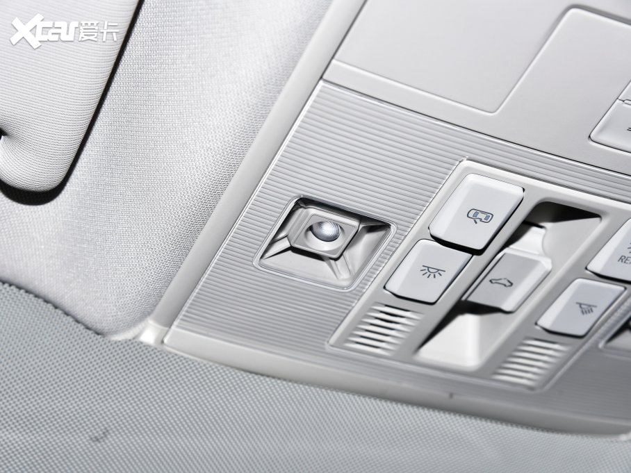 2023v 280TSI DSGԽLite