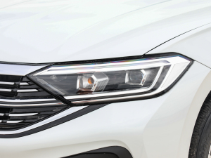 2023款200TSI DSG飞越版 大灯