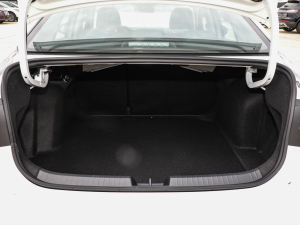 2023款200TSI DSG飞越版 行李厢空间