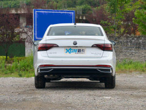2023款300TSI DSG卓越版 正后	