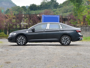 2023款200TSI DSG超越版 正侧（左）