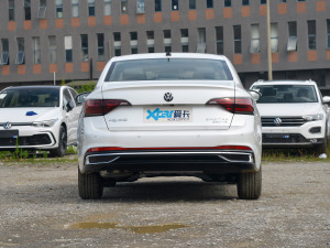 2023款280TSI DSG超越版 正后	