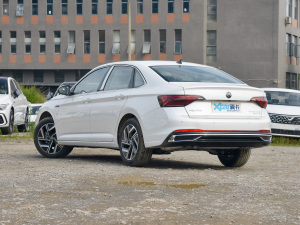 2023款280TSI DSG超越版 左后45度