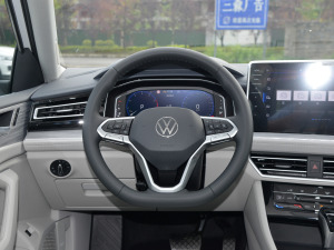 2023款280TSI DSG超越版 方向盘