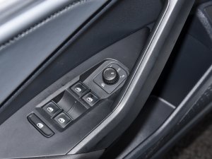 2023280TSI DSGԽLite п؅^