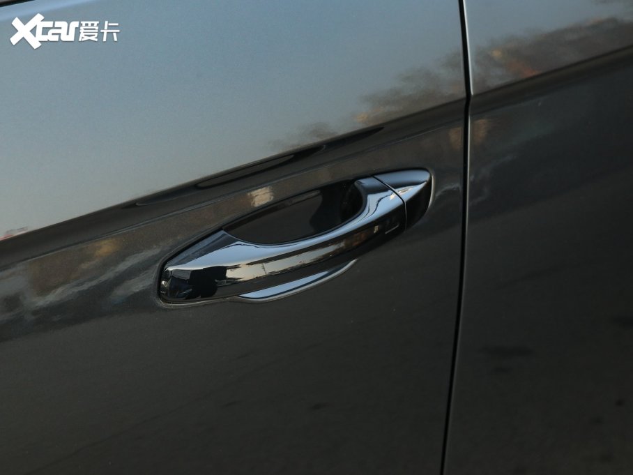 2023̽ Ŀ 380TSI R-Lineܰ