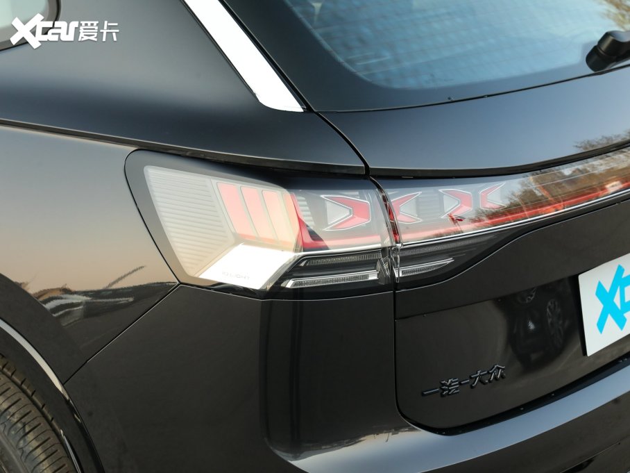 2023̽ Ŀ 380TSI R-Lineܰ