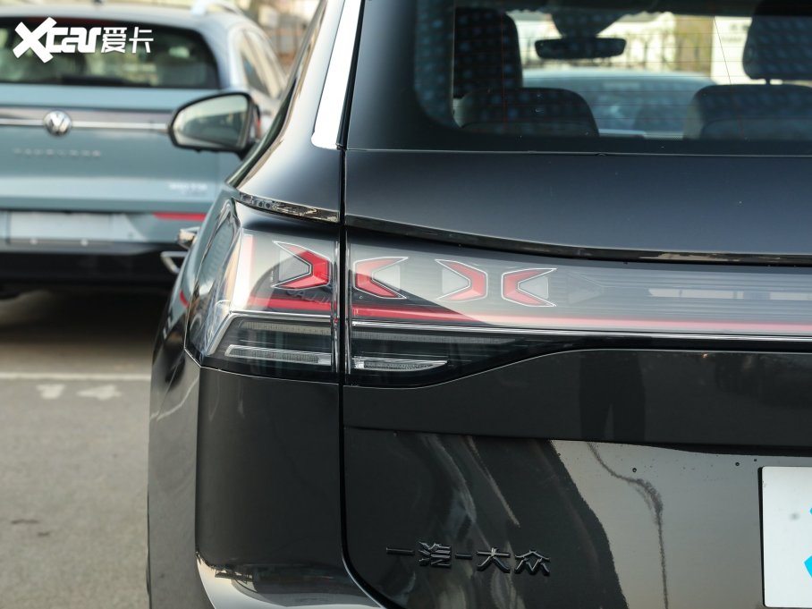 2023̽ Ŀ 380TSI R-Lineܰ