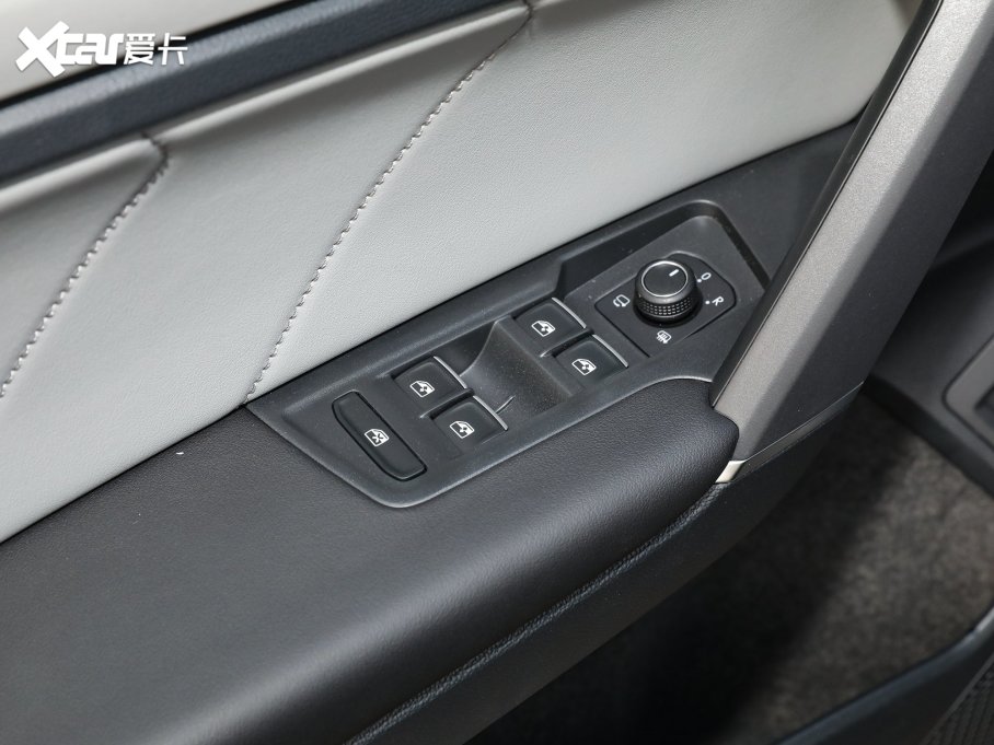 2023̽ Ŀ 380TSI R-Lineܰ