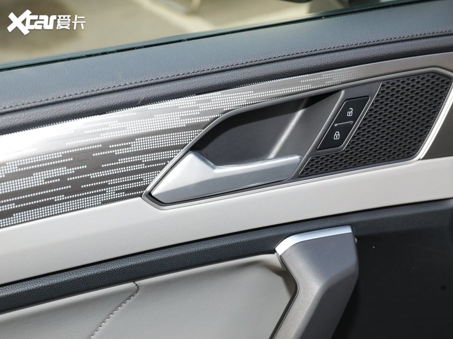 2023��̽�� �Ŀ� 380TSI ���R-Line���ܰ�