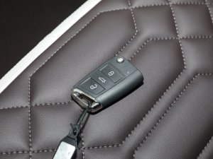 2023380TSI R-Lineܰ ܇耳