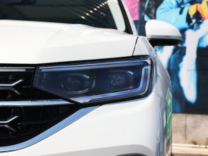 2023330TSI R-Lineܰ ^