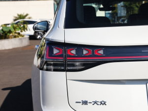 2023330TSI R-Lineܰ ^