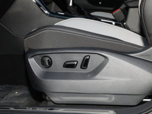 2023330TSI R-Lineܰ {{