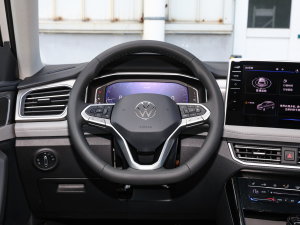 2023330TSI R-Lineܰ P