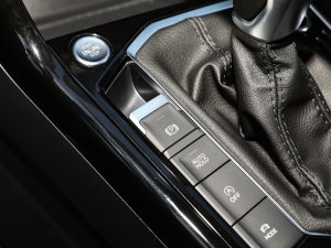 2023330TSI (q)R-Lineܰ v܇Ƅ